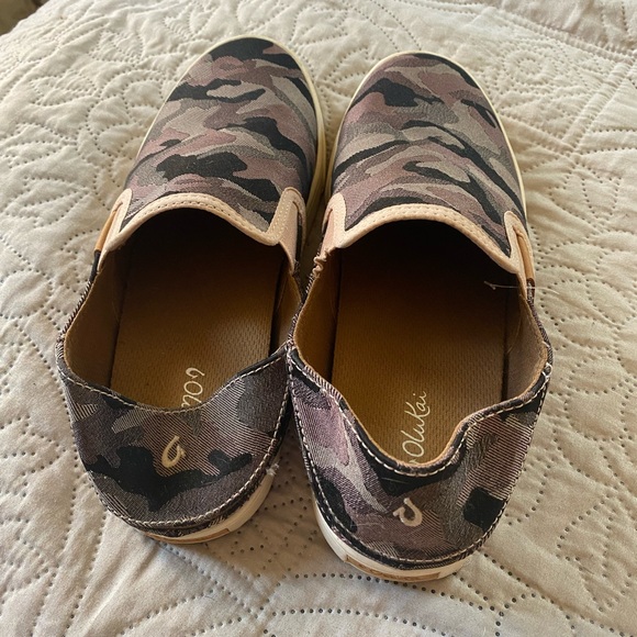 Olukai Pehuea Pa'i Womens Soft Pink/Ke Au Camo Slip-on Shoe Loafer - Picture 2 of 6